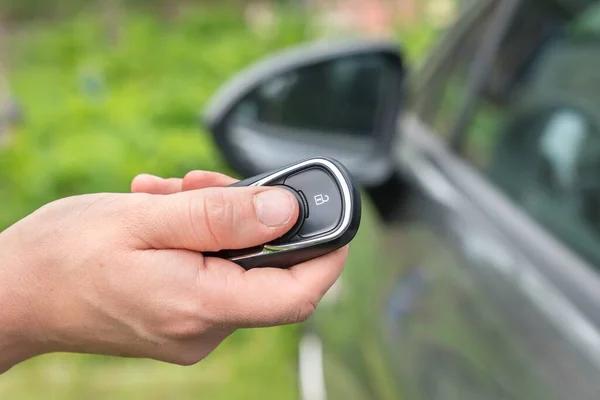 Woman Lock Unlock Her Car Car Remote Control Car Background — Stock Photo, Image