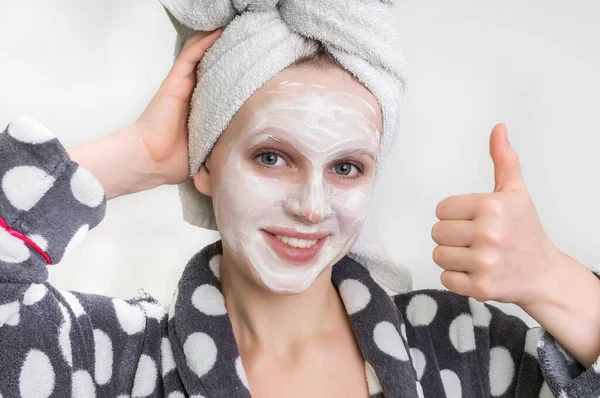 Mujer Atractiva Aplicando Mascarilla Facial Natural Crema Agria — Foto de Stock