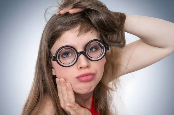 Jonge Grappige Geek Vrouw Met Seksuele Expressie Gezicht — Stockfoto