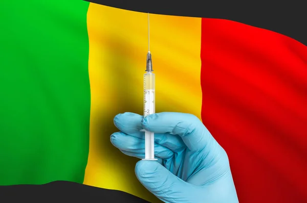 马里的疫苗接种 在国旗背景下提供保护以免感染Covid 19的疫苗 — 图库照片