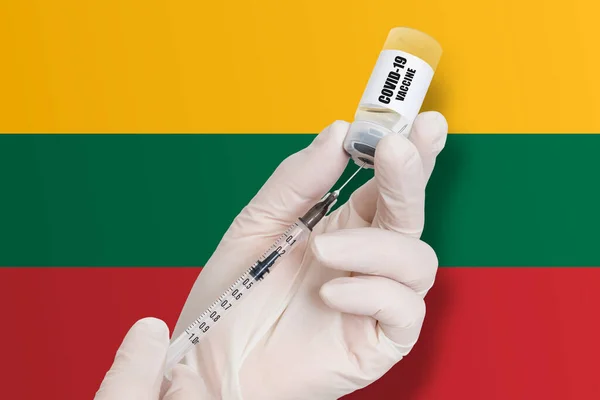 立陶宛的疫苗接种 在国旗背景下提供保护以免感染Covid 19的疫苗 — 图库照片