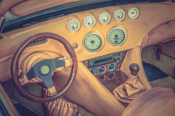 Volant et tableau de bord - style rétro et vintage — Photo