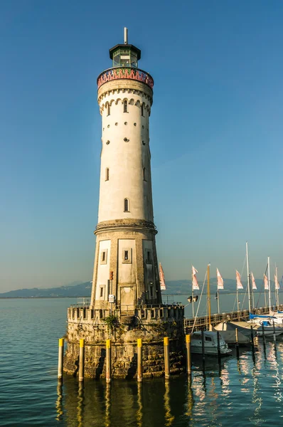 Leuchtturm am Morgen im Hafen von Lindau am Bodensee — Stockfoto