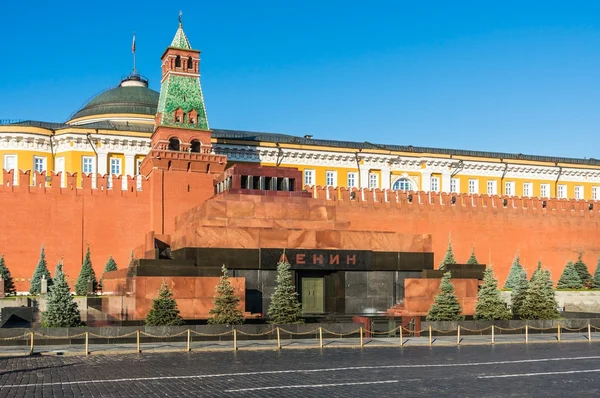 Мавзолей Ленина и кремлевская стена на Красной площади в Москве — стоковое фото