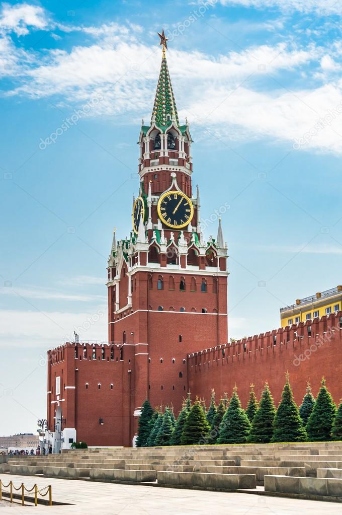 Spasskaya tower of Kremlin on Red Square in Moscow