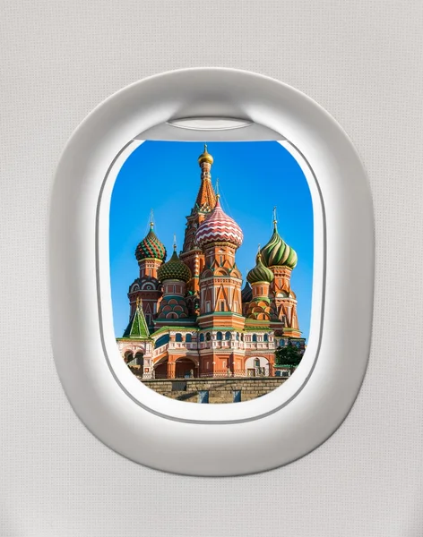 Вид из окна самолета на Санкт-Петербург Собор Василия Блаженного — стоковое фото
