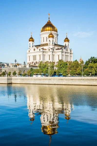 Величественный православный собор Христа Спасителя в Москве — стоковое фото