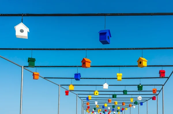 Caixas de nidificação ou casas de pássaros para aves — Fotografia de Stock