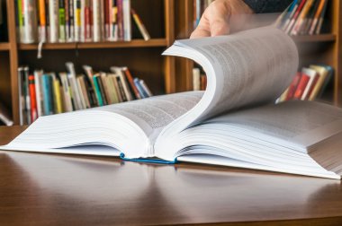 El açılış ve kitap sayfaları tarama