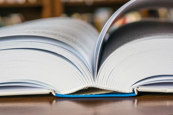 Open book on the table — Stock Photo, Image