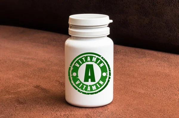 Flaska av piller med vitamin A — Stockfoto