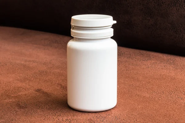 Бутылка таблеток — стоковое фото