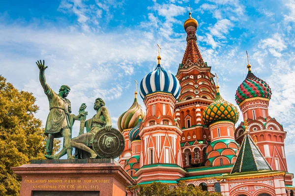 Catedral de São Basílio na Praça Vermelha em Moscou, Rússia — Fotografia de Stock