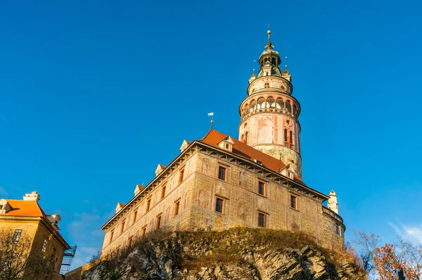 Krásný pohled na věž a zámek Český Krumlov — Stock fotografie