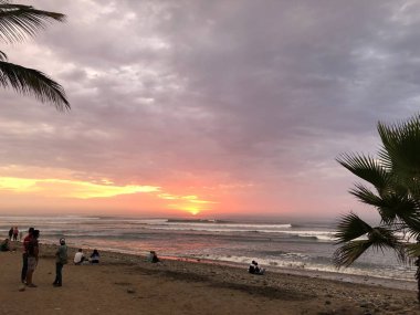 Atardecer on la playa