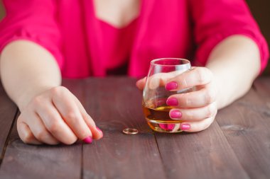 Alyans kalkış kadın