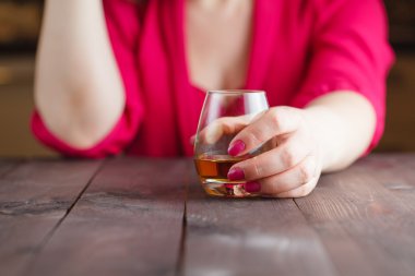 woman crumpled paper note