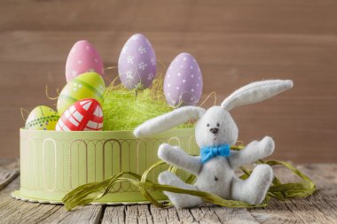 Paskalya yumurtası hediye kutusunda 