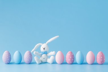 el boyalı Paskalya yumurtaları pastel renklerde