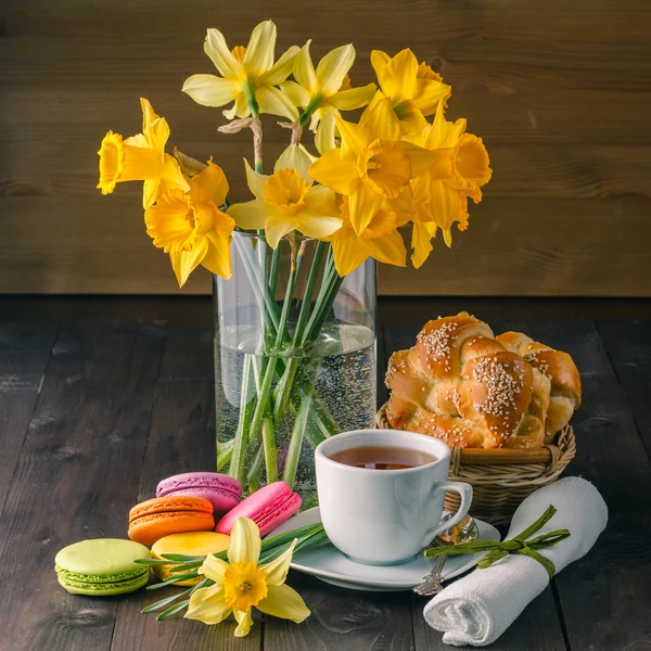 Relaxe café da manhã com macaroons — Fotografia de Stock