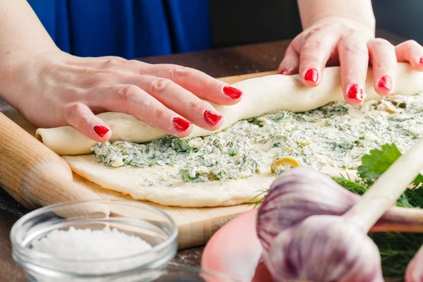 Relleno con baguette francesa de oliva y ajo —  Fotos de Stock