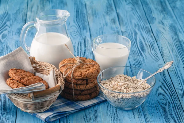 Haver cookies en melk — Stockfoto