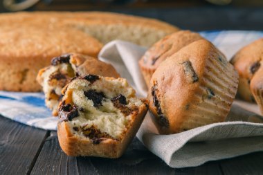 Closeup görünümü taze yedeklenmiş kek