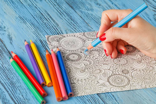 Erwachsene Malbücher Buntstifte Anti-Stress-Tendenz — Stockfoto