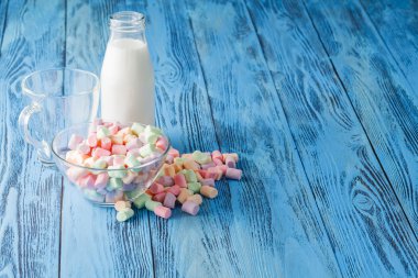 tatlı lokum ile taze süt