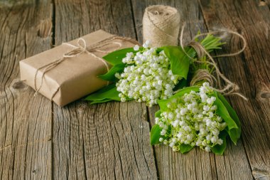 Kurtlar Vadisi lilys kardeşim bir top ile bahar buket çiçekler