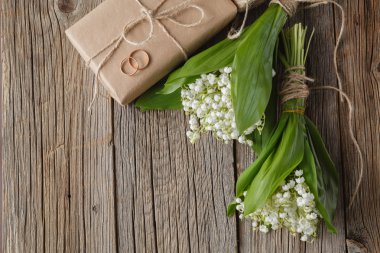 Mevsimlik düğün davetiyesi.