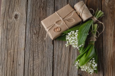 Mevsimlik düğün davetiyesi.