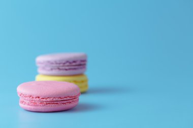 macarons kopya alanı için oda ile mavi arka plan üzerinde