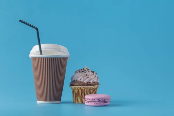 Caffè con torta servita — Foto Stock