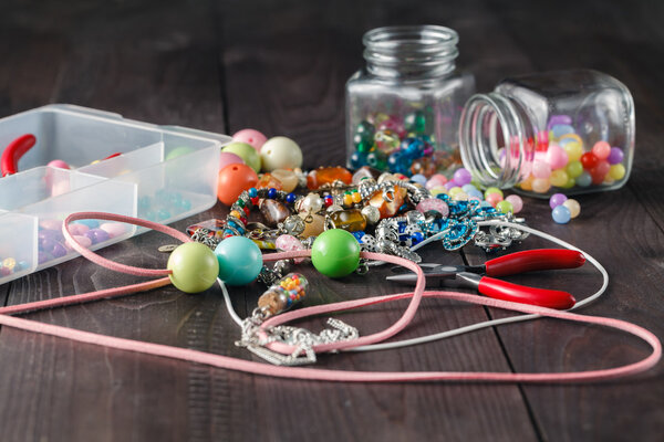 tools for creating fashion jewelry in the manufacturing process