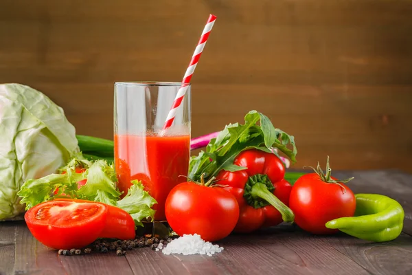 Здоровые овощные соки для освежения и в качестве антиоксиданта — стоковое фото