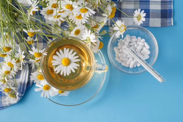 Heißer Tee gegen Fieber. — Stockfoto