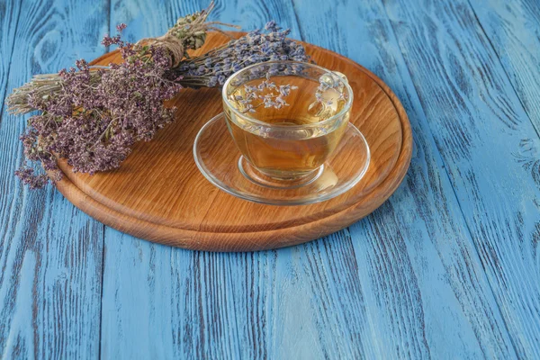 Чай с цветами лаванды — стоковое фото