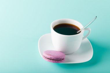 Arka plan ile bir yazıt yer üzerinde kahve fincanı