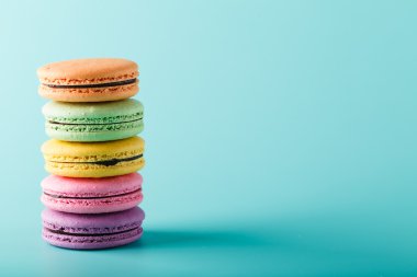 Arka plan ile bir yazıt yer üzerinde kahve fincanı