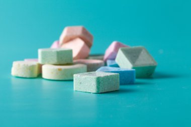 Pastel renk hatmi cam, sinek plumelet. hafiflik