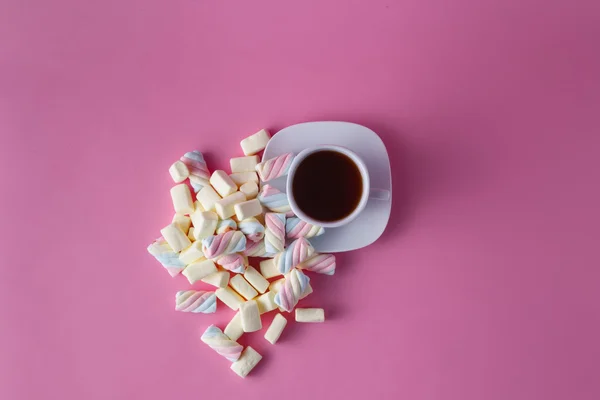 Xícara de chá com marshmallow — Fotografia de Stock