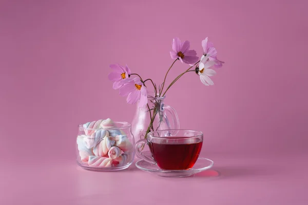 Taza de té con malvavisco — Foto de Stock
