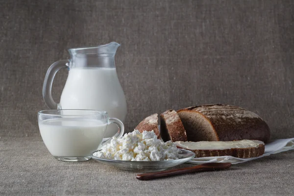 건강 한 아침 식사 개념입니다. 우유와 빵 — 스톡 사진