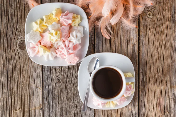 Homemade colorful meringue with decoration — Stock Photo, Image