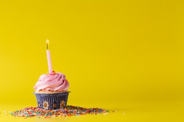 Doğum günü hediyesi dekorasyon konsepti.