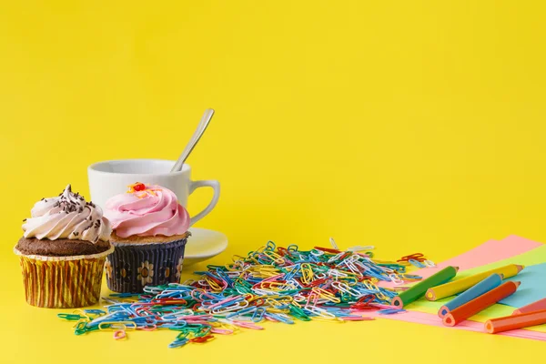 Office konseptiyle cupcake