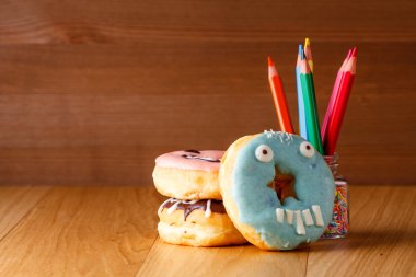 Halloween donut ahşap tablo
