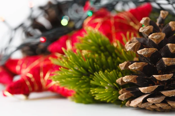 Navidad y decoración de año nuevo sobre fondo blanco —  Fotos de Stock