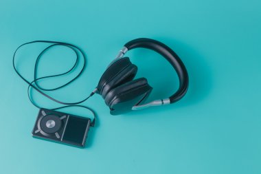 Kulaklık misic player ile